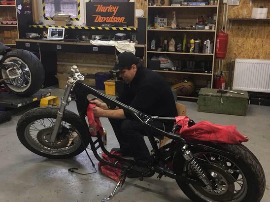 BigTwin После пожара Sportster 883 Hugger, 1999 г.в. 