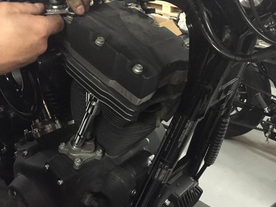 BigTwin Замена распредвалов на Harley Davidson Dyna Street Bob 2014 