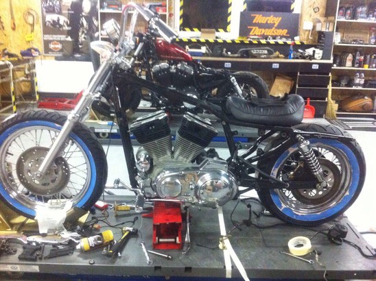 BigTwin После пожара Sportster 883 Hugger, 1999 г.в. 